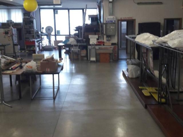 Locale Commerciale in vendita a Zambra, Sesto Fiorentino