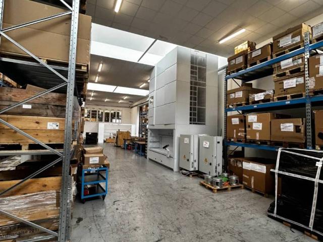 Locale Commerciale in vendita a Zona Omogenea Milano Nord, Sesto San Giovanni