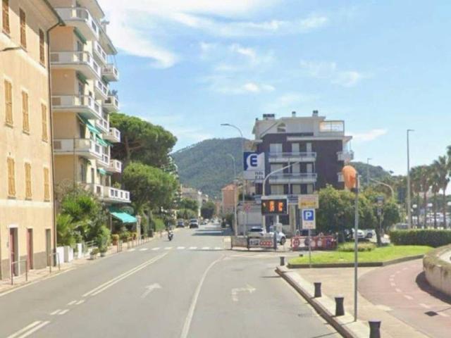 Locale Commerciale in vendita a Sestri Levante, Liguria