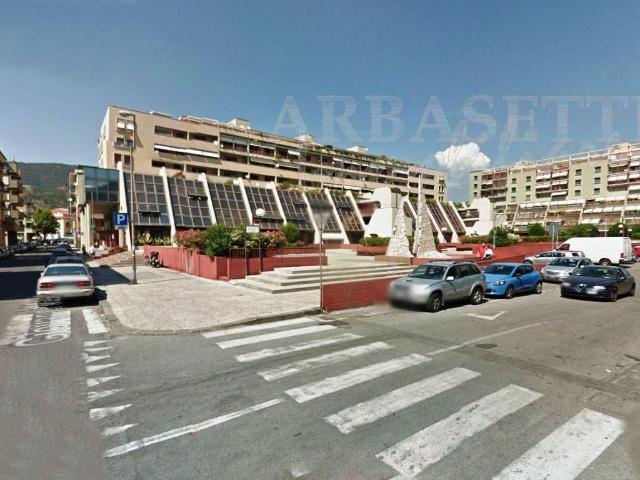 Locale Commerciale in vendita a Sestri Levante, Liguria