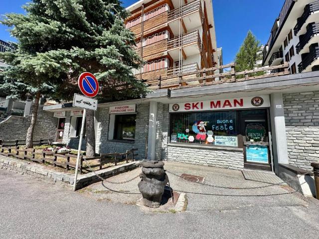 Locale Commerciale in vendita a Sestriere, Torino