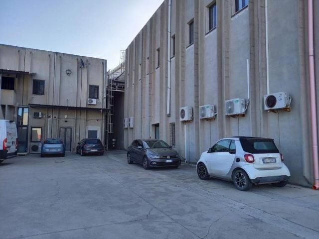 Locale Commerciale in vendita a Sestu, Sardigna/Sardegna