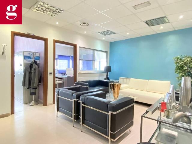 Locale Commerciale in vendita a Seguro, Settimo Milanese