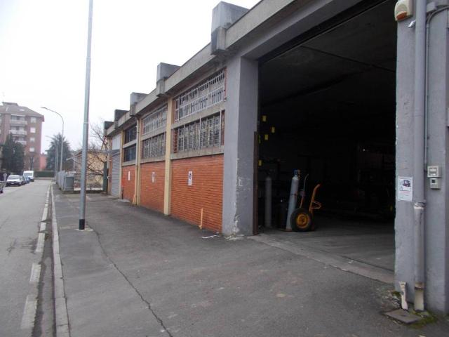 Locale Commerciale in vendita a Villaggio Cavour, Settimo Milanese