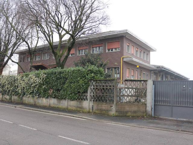 Locale Commerciale in vendita a Villaggio Cavour, Settimo Milanese