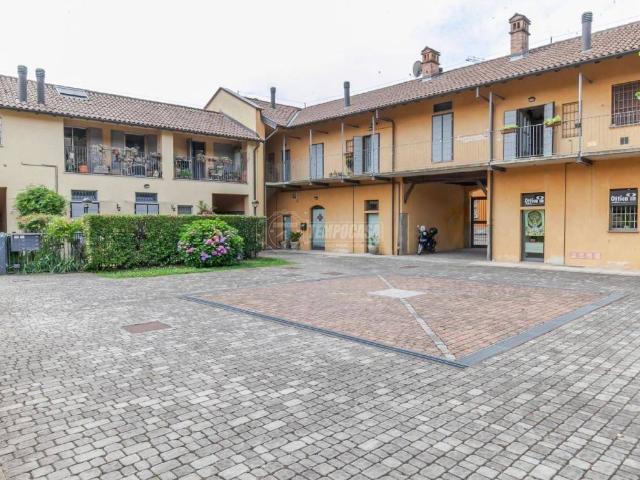 Locale Commerciale in vendita a Seguro, Settimo Milanese
