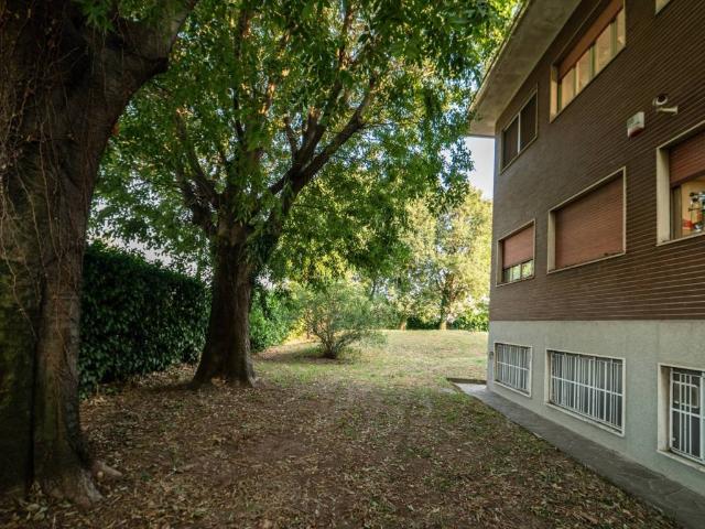 Locale Commerciale in vendita a Villaggio Cavour, Settimo Milanese