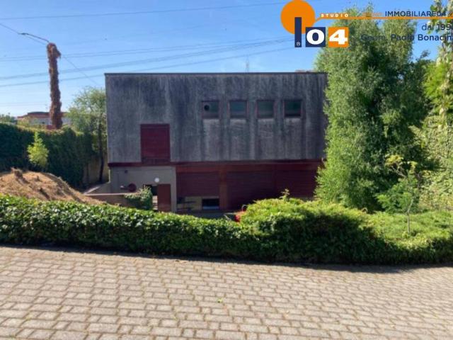 Locale Commerciale in vendita a Baruccana, Seveso