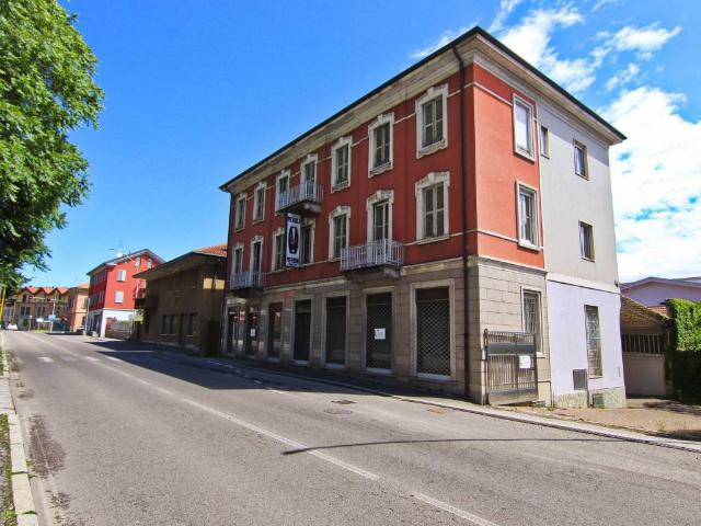 Locale Commerciale in vendita a Altopiano di Seveso, Seveso
