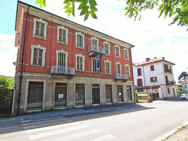 Locale Commerciale in vendita a Altopiano di Seveso, Seveso
