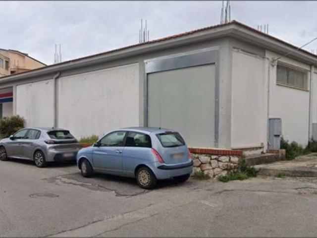 Locale Commerciale in vendita a Sezze, Lazio
