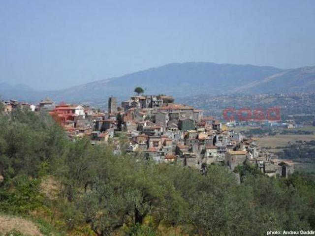 Locale Commerciale in vendita a Sgurgola, Lazio