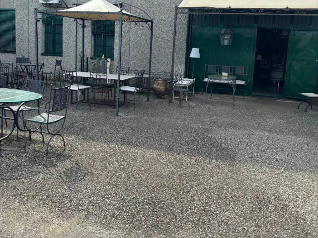 Locale Commerciale in vendita a Poggio Nuovo, Signa