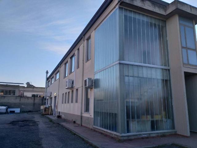 Locale Commerciale in vendita a Indicatore, Signa