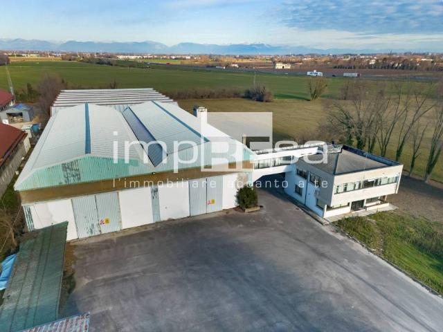 Locale Commerciale in vendita a Lanzago, Silea