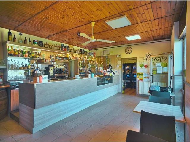 Locale Commerciale in vendita a Piemonte, Alessandria
