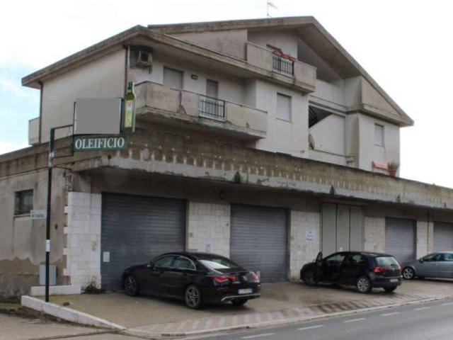 Locale Commerciale in vendita a Silvi, Abruzzo