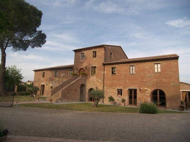 Locale Commerciale in vendita a Bettolle, Sinalunga