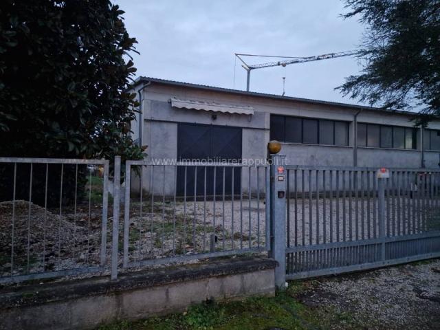 Locale Commerciale in vendita a Pieve Di Sinalunga, Toscana