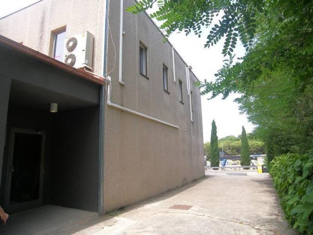 Locale Commerciale in vendita a Bettolle, Sinalunga