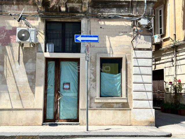 Locale Commerciale in vendita a Santa Lucia, Siracusa