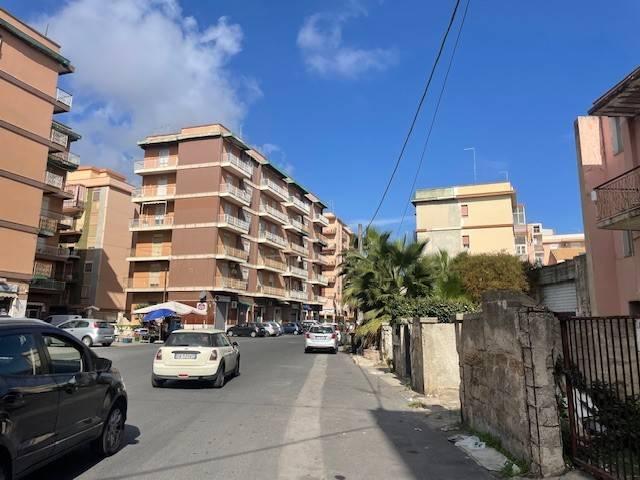 Locale Commerciale in vendita a Acradina, Siracusa