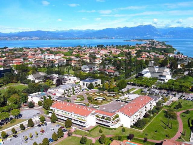 Locale Commerciale in vendita a Lugana, Sirmione