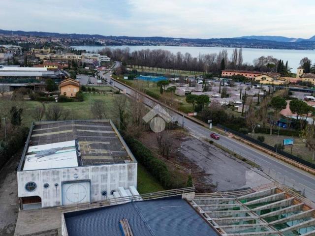 Locale Commerciale in vendita a Sirmione, Lombardia
