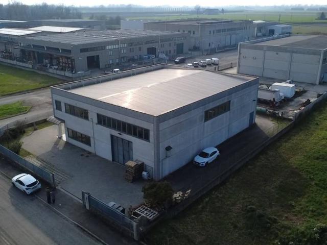 Locale Commerciale in vendita a Sissa Trecasali, Sissa