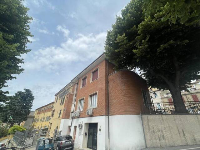 Locale Commerciale in vendita a Sogliano Al Rubicone, Reggio Emilia