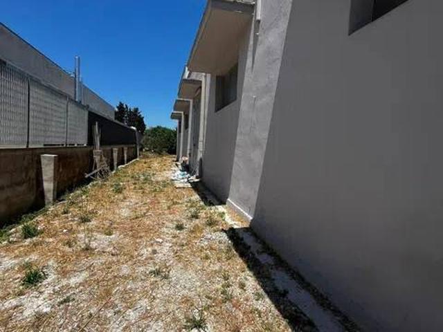 Locale Commerciale in vendita a Puglia, Lecce