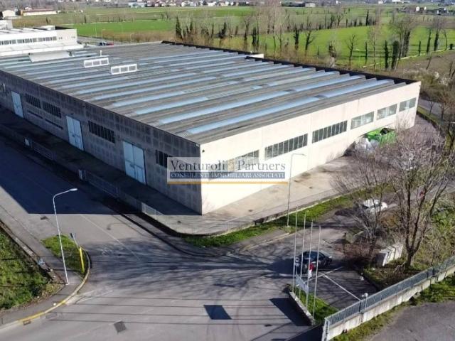 Locale Commerciale in vendita a Soiano Del Lago, Lombardia