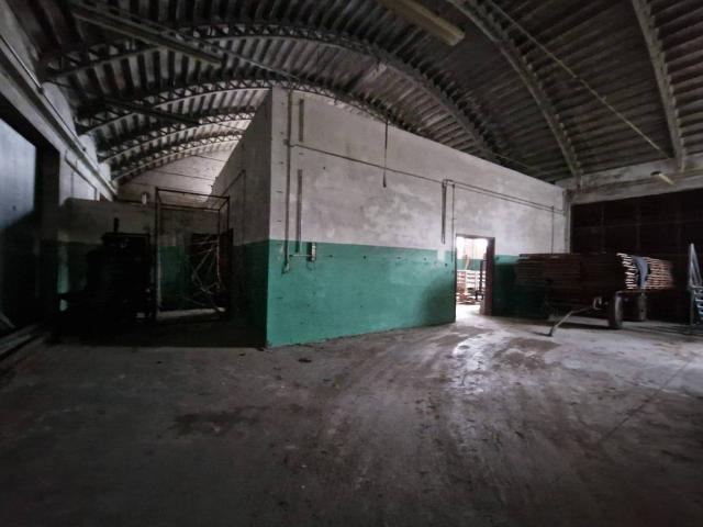 Locale Commerciale in vendita a Solarolo Rainerio, Lombardia