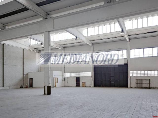 Locale Commerciale in vendita a Solza, Lombardia