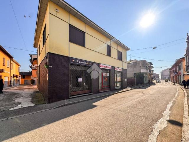 Locale Commerciale in vendita a Somaglia, Lombardia