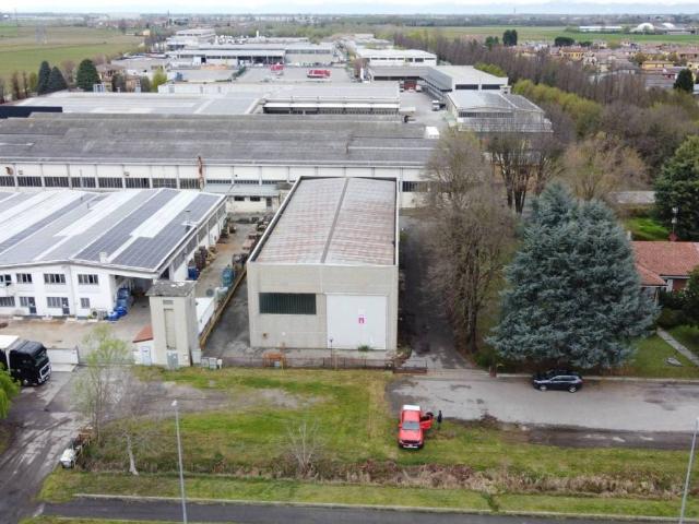 Locale Commerciale in vendita a Somaglia, Lombardia