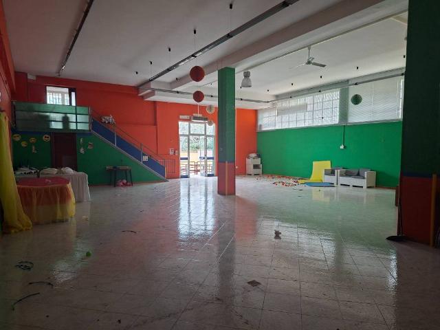 Locale Commerciale in vendita a Borgo Casamale, Somma Vesuviana