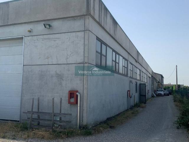 Locale Commerciale in vendita a Sona, Veneto