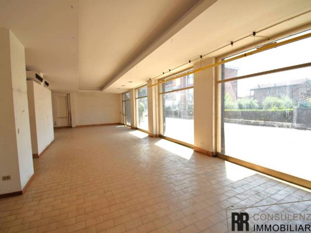 Locale Commerciale in vendita a Sona, Veneto
