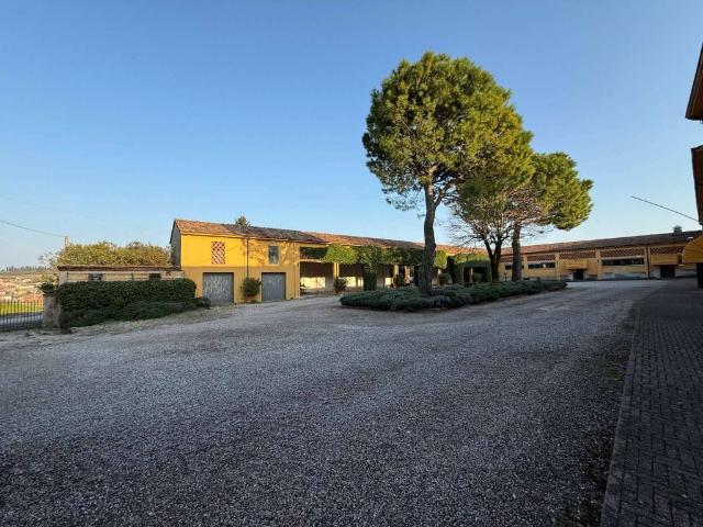 Locale Commerciale in vendita a Sona, Veneto