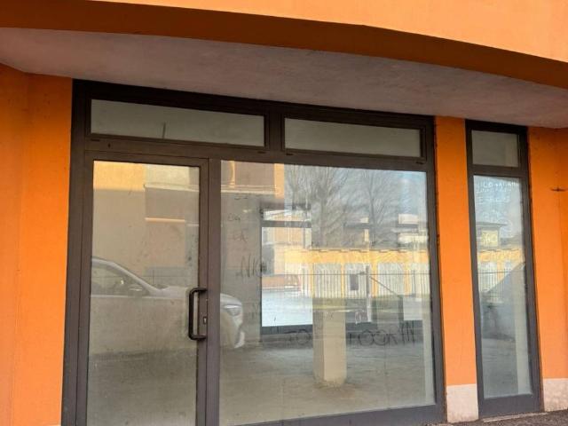 Locale Commerciale in vendita a Soncino, Lombardia