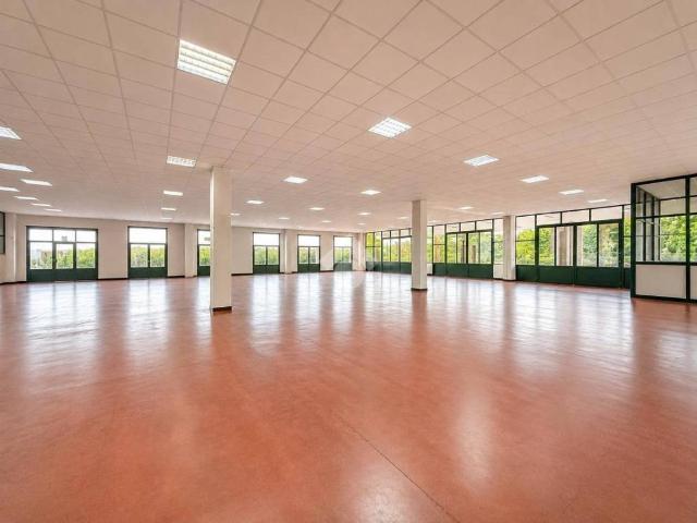 Locale Commerciale in vendita a Soncino, Lombardia