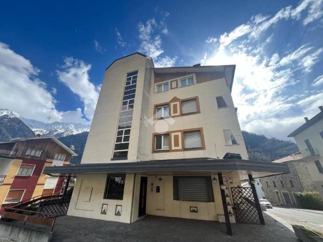 Locale Commerciale in vendita a Comunità montana Alta Valtellina, Sondalo