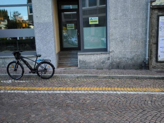 Locale Commerciale in vendita a Campoledro, Sondrio