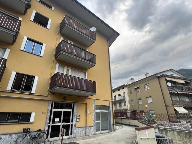 Locale Commerciale in vendita a Campoledro, Sondrio