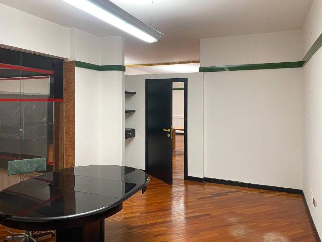Locale Commerciale in affitto a Campoledro, Sondrio