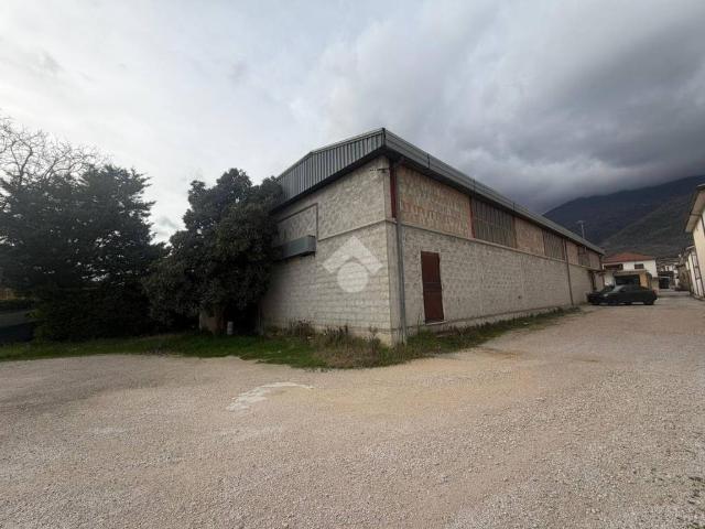 Locale Commerciale in vendita a San Giorgio, Sora