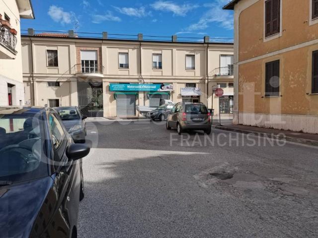 Locale Commerciale in vendita a Sora, Lazio