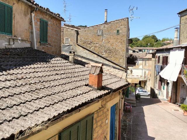 Locale Commerciale in vendita a Unione di Comuni Montani Colline del Fiora, Sorano