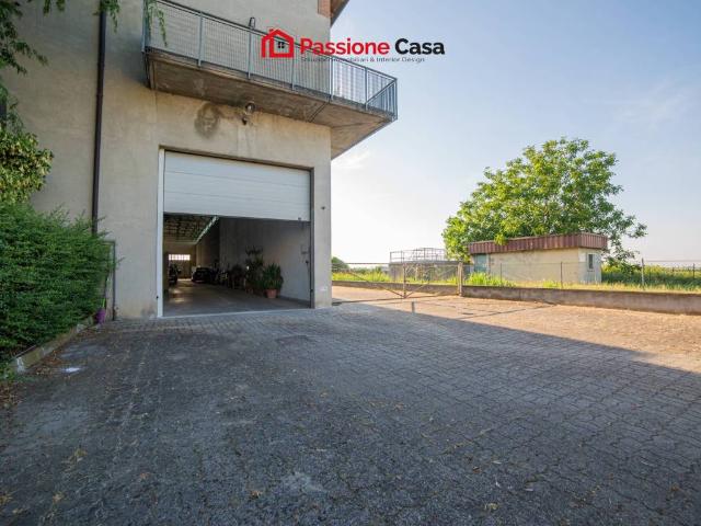 Locale Commerciale in vendita a Sorbolo Mezzani, Sorbolo